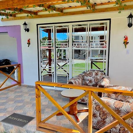 Posada Villa Bryan Rocky Point Exterior photo