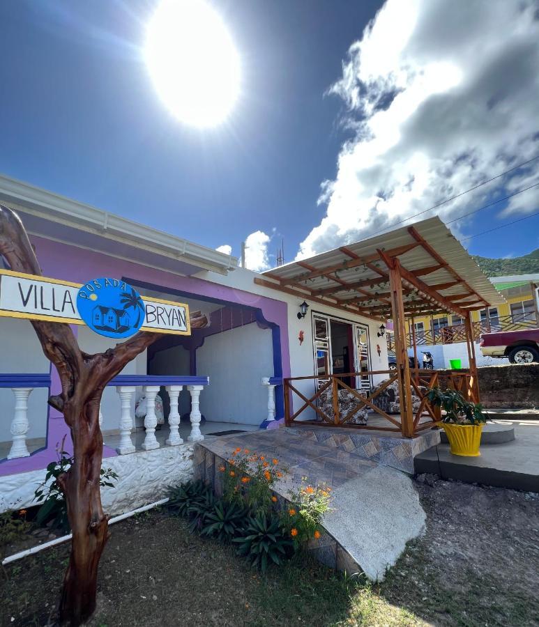 Posada Villa Bryan Rocky Point Exterior photo